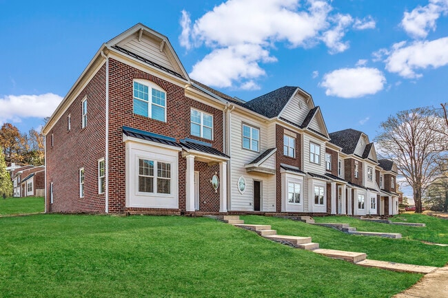 Photo - 3408 Avenham Ave SW