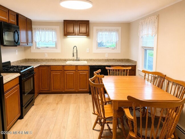 46 Riverdale Ave