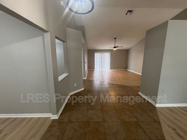 Photo - 1004 Stout Ct