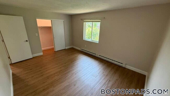 Building Photo - 310 Thompson Rd Rental