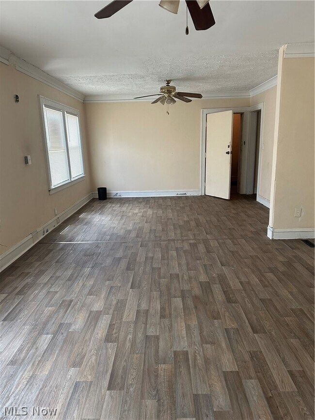 Photo - 15415 Kinsman Rd