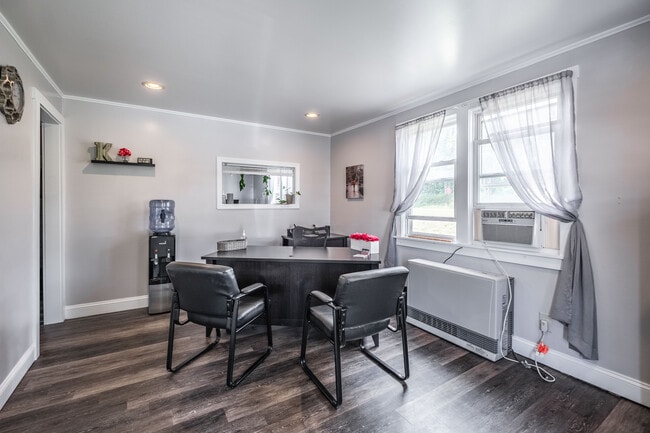 Atlantic Townhouse Apartments