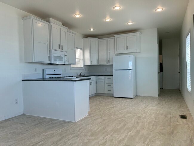 925 N Plaza Dr