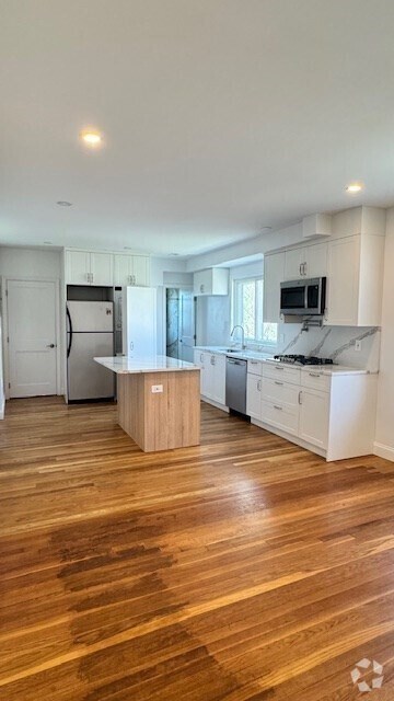 Building Photo - 11 Thurston St Unit 2 Rental