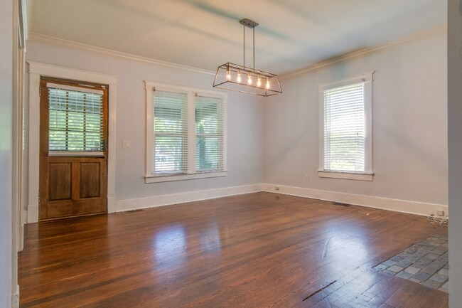 Photo - 1442 Pennock Ave