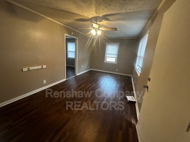 Photo - 916 Monroe Ave Unit **Section 8 WELCOME!