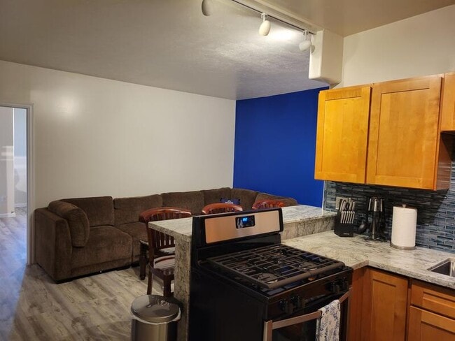 Photo - 355 Kalanianaole St Unit 301