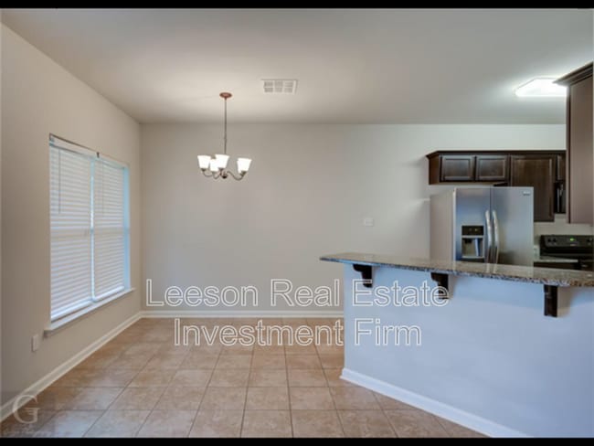 Photo - 652 Riverscape Dr