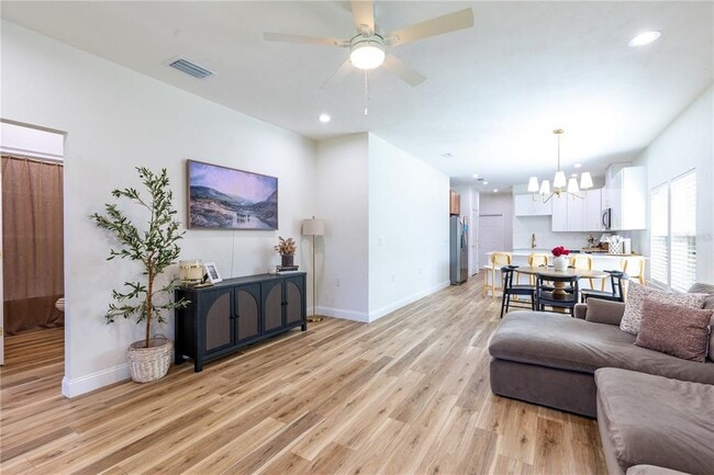 Photo - 991 NW 3rd St