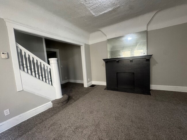 Photo - 1637 Holyrood Rd Unit 1637