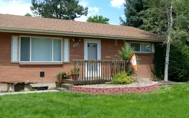 Building Photo - Lovely Traditional Home in the Heart of Fort Collins