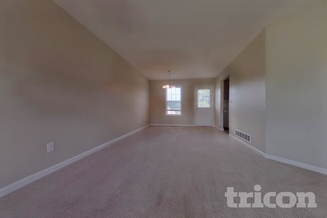 Photo - 404 Remington Ct