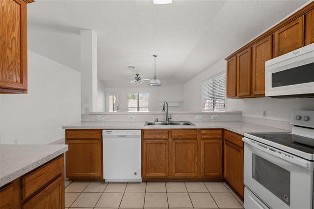 Photo - 9808 Nixon Dr