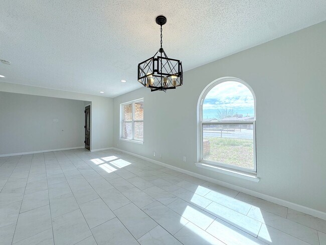 Photo - East El Paso 5bed/3Bath Refrig A/C with 2 Master Suites!