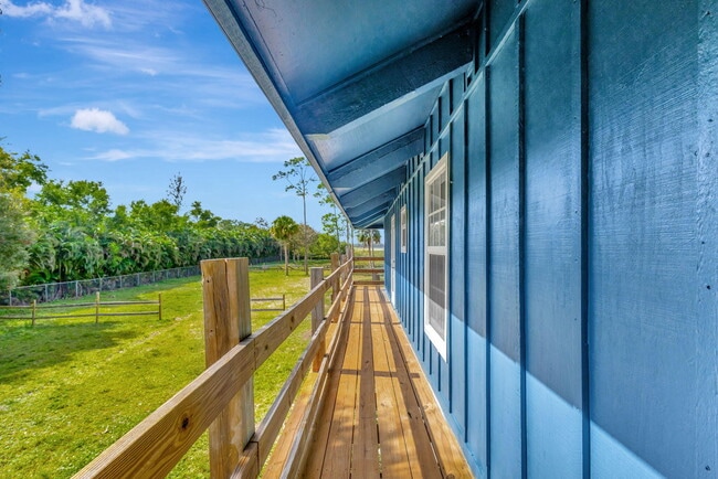 Photo - 18301 Murray Ln