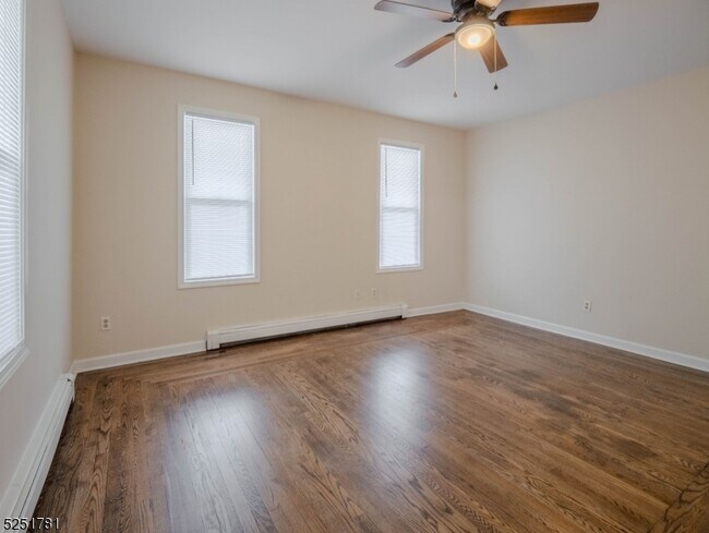 Photo - 48 Unionville Ave