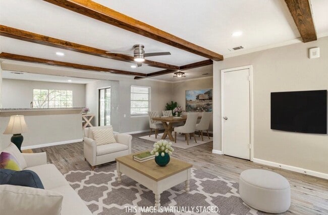 Photo - 2624 Woodlawn Dr