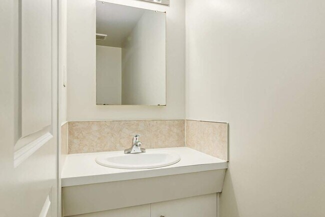 Photo - Nine and Five Apartments