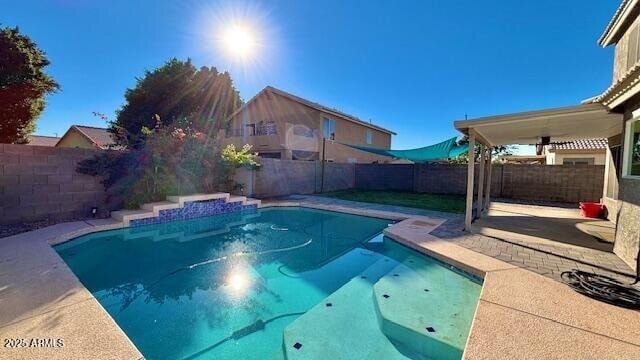 Building Photo - 7407 E Medina Ave