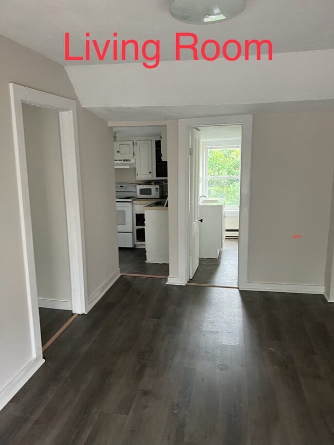 Living Room - 204 North Ave Unit 3