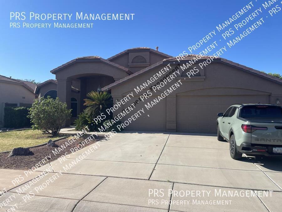 Photo - 1153 E Constitution Dr House