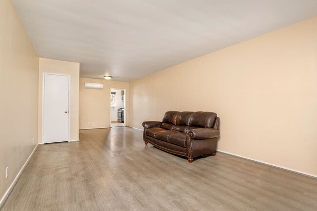 Photo - 1435 N Fairfax Ave Unit 19