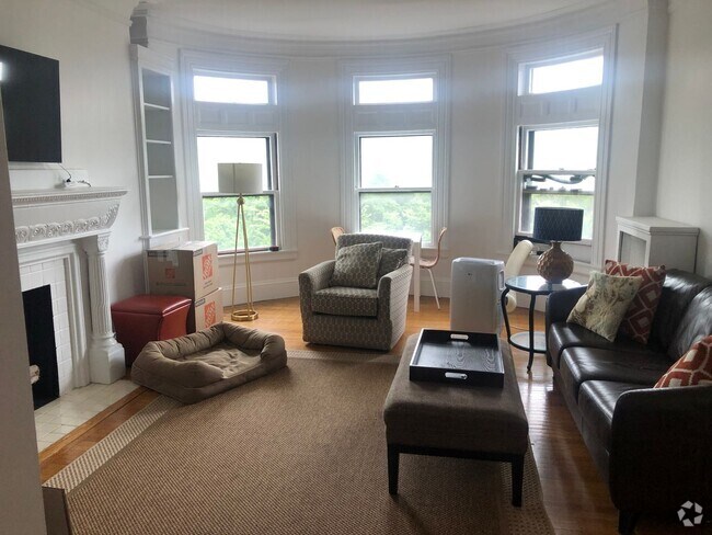 Building Photo - HOT BACK BAY LISTING!!!! Rental