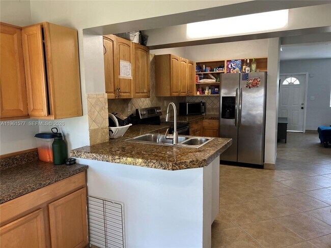 Photo - 1885 NE 53rd St