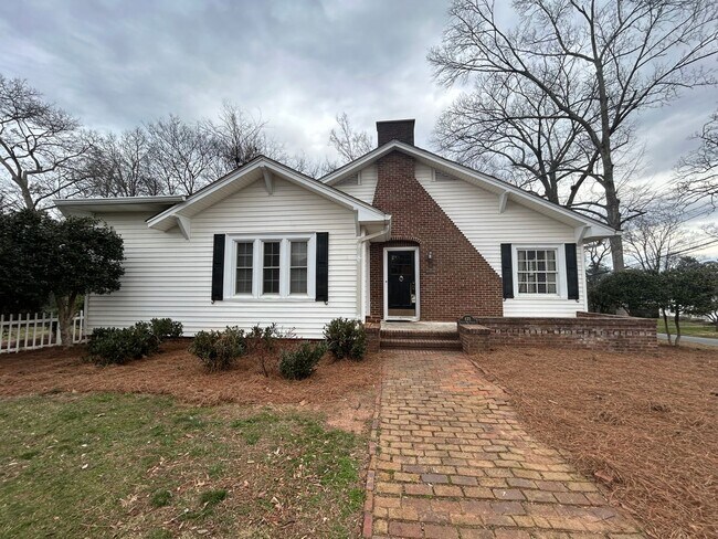 3/2 House in Old East Rome $1,895 - 3/2 House in Old East Rome $1,895