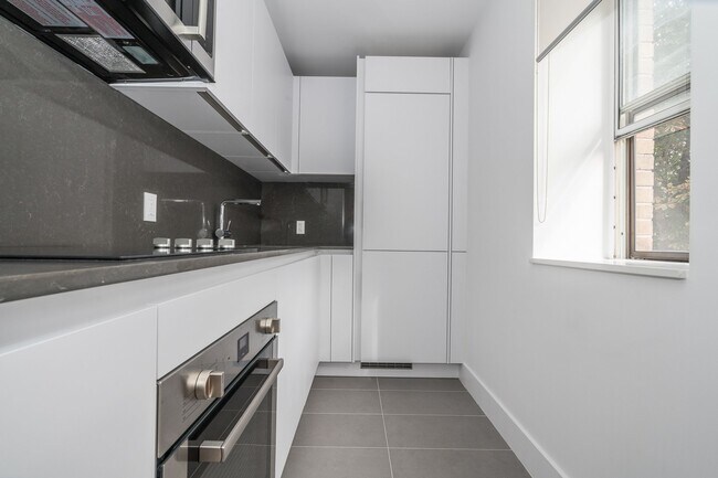 Building Photo - 1001 O'Connor Dr Unit 118