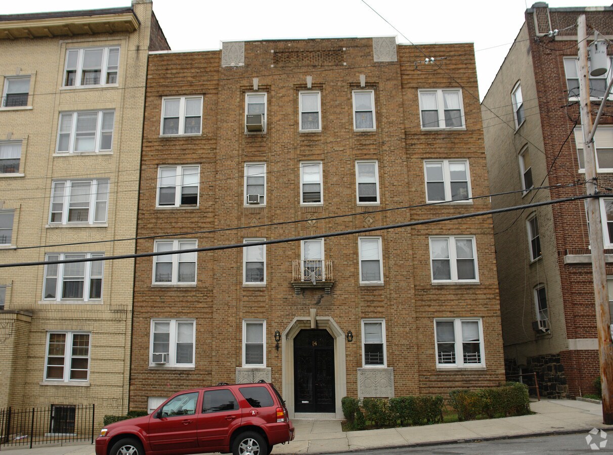 Photo - 14 Bayley Ave Apartments
