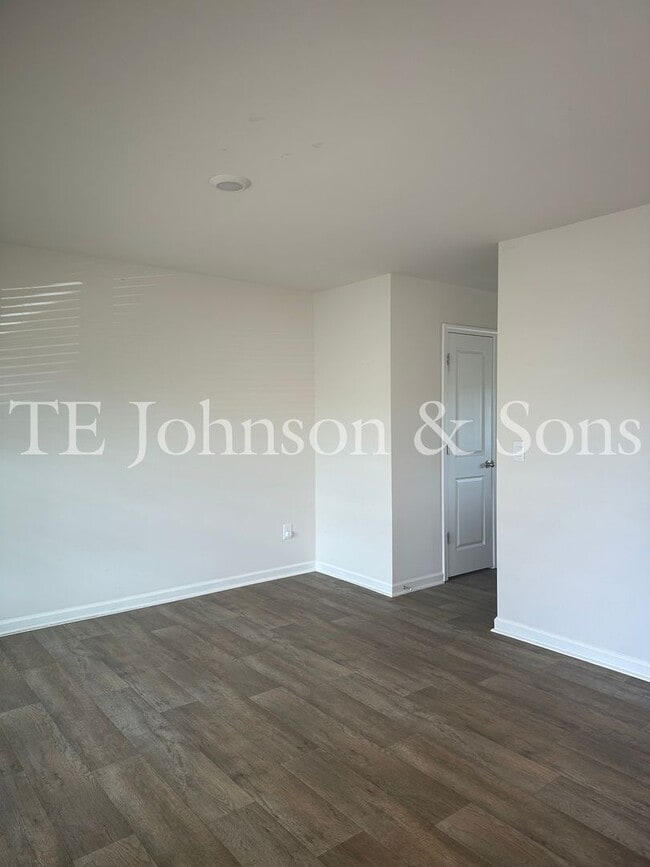 Photo - Spacious 4 Bedroom Home in Lexington – Modern Amenities and Comfort Await!