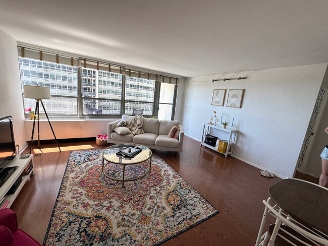 Photo - 3550 N Lake Shore Dr Unit 919