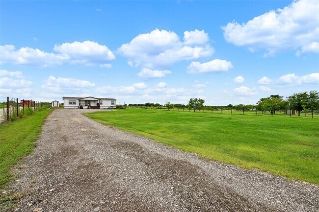 360 Shady Oaks Dr