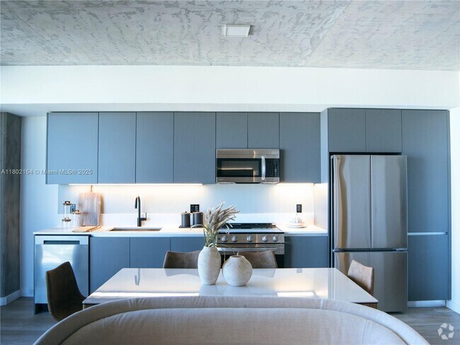 Building Photo - 307 SW 5th St Unit 2407 Rental