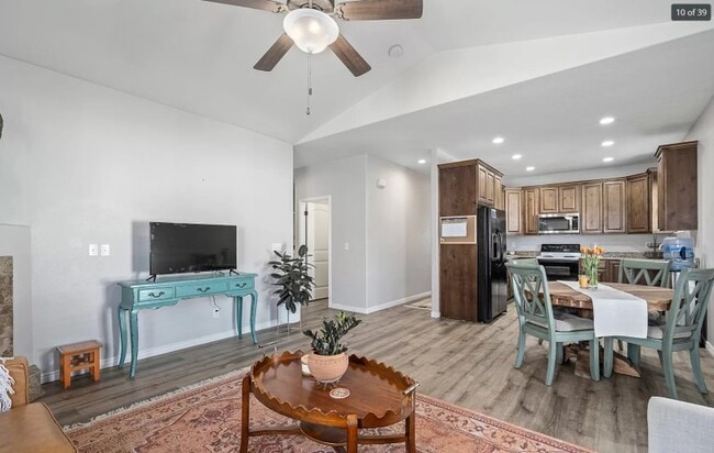 Photo - 568 S 360 E Cir