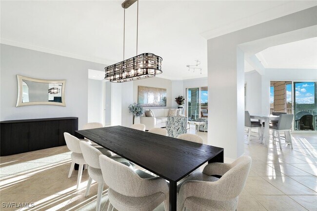 Photo - 4811 Island Pond Ct Unit 302