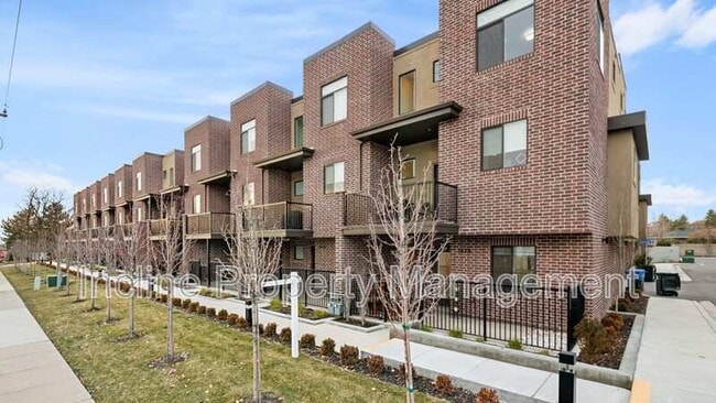 Photo - 1428 E Komenda Way Townhome