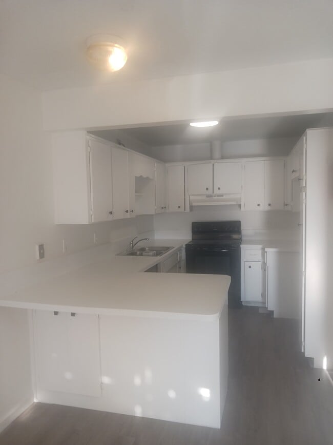 Building Photo - 3521 NW 5th Ter Unit 1 Rental