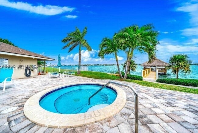 Photo - 51 N Lakeshore Dr