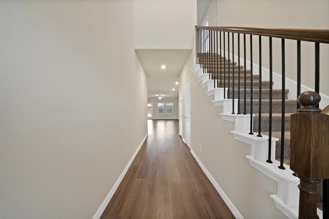 Photo - 505 Cottage Wood Dr