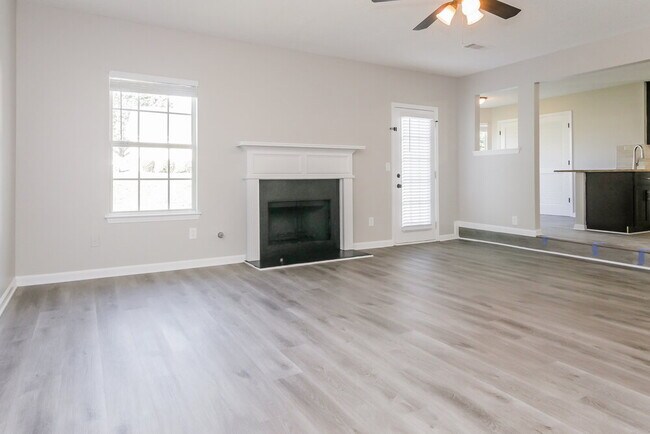 Photo - 1103 Village Oaks