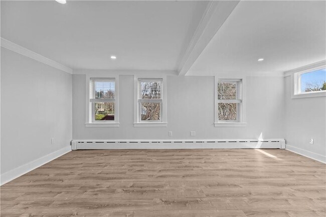 37 Lee Ave Unit 3