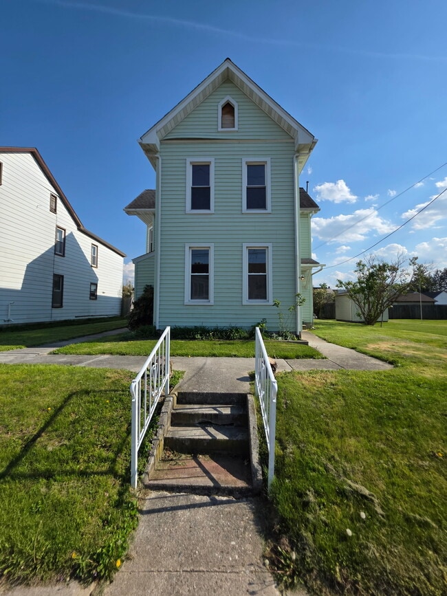 Building Photo - 116 Linden Ave