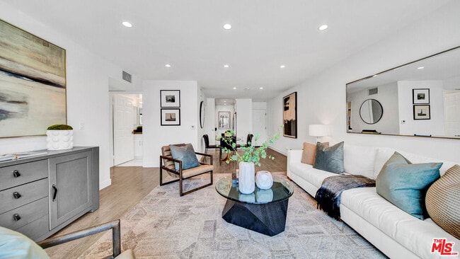 Photo - 725 N Alfred St Unit 108