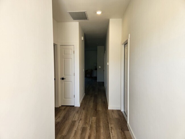 Photo - 716-718 Gilbert Ave S Unit 716 Gilbert Ave S