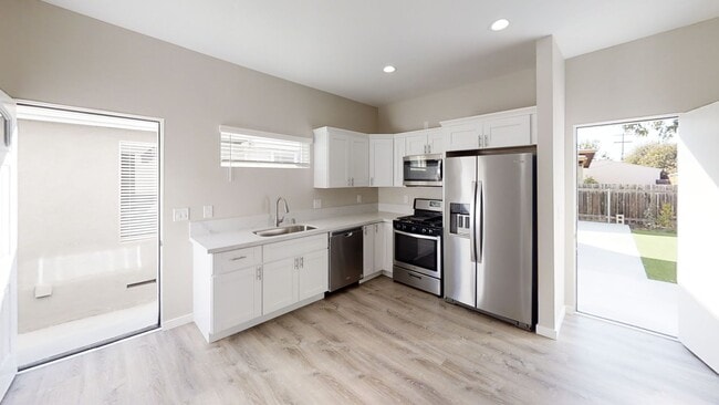 Photo - 4BD/2BA, Great Yard Space!