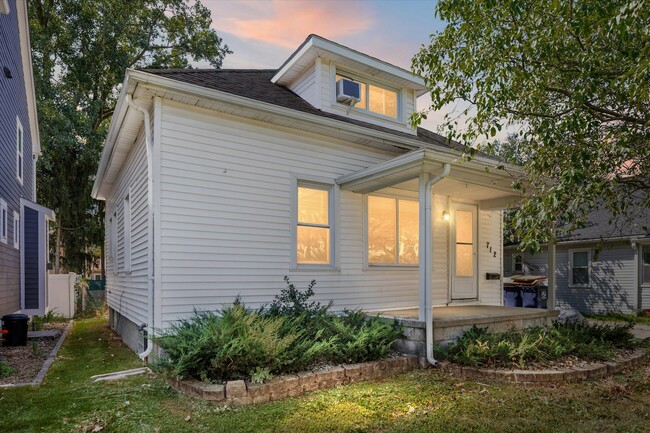 Building Photo - 712 Golf Ave Rental