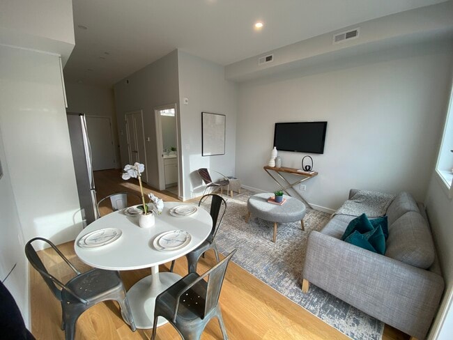 Photo - 385 Pleasant St