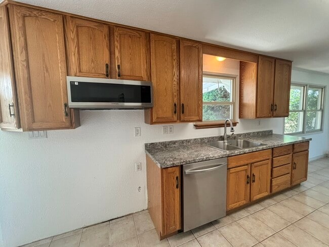 Photo - 607 S 72nd Ave